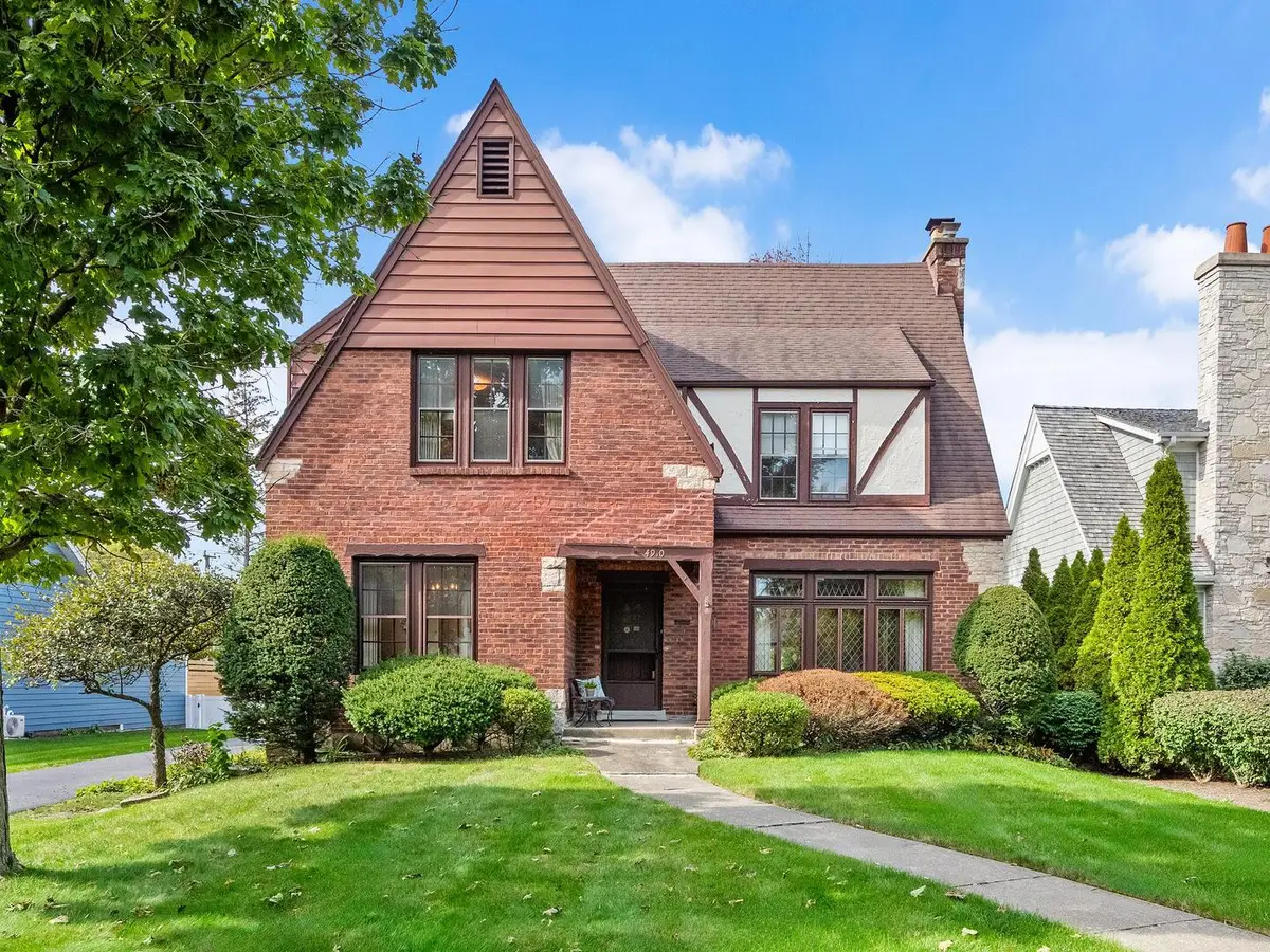 4910 Grand Avenue, Western Springs, IL 60558 - #1