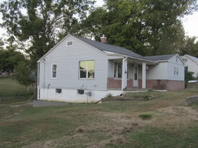 356 Mclean Street, Rosiclare, IL 62982 - #2
