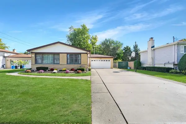 1933 Plainfield Drive, Des Plaines, IL 60018