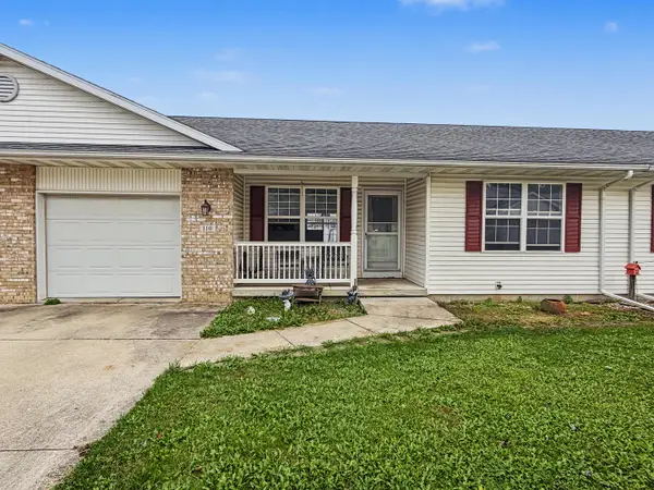 110 Fleming Court #110, Watseka, IL 60970