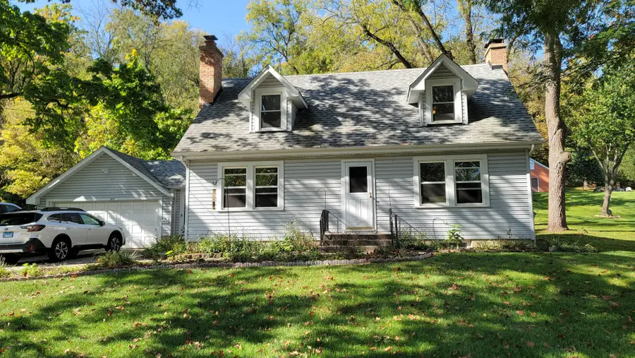 235 N Lincoln Avenue, Carpentersville, IL 60110 - #3