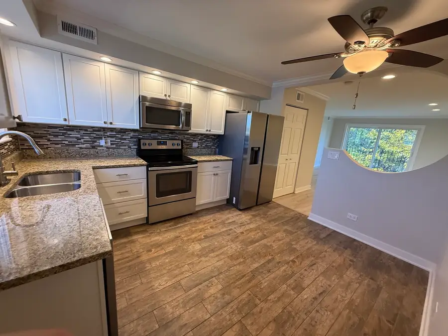 9386 Bay Colony Drive #3S, Des Plaines, IL 60016 - #3