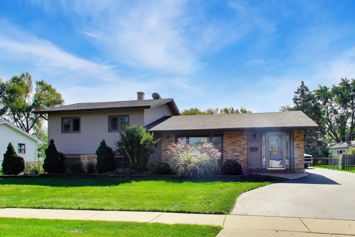 655 Flagstaff Lane, Hoffman Estates, IL 60169 - #1