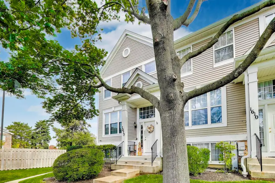 1612 Fox Run Drive, Arlington Heights, IL 60004 - #3