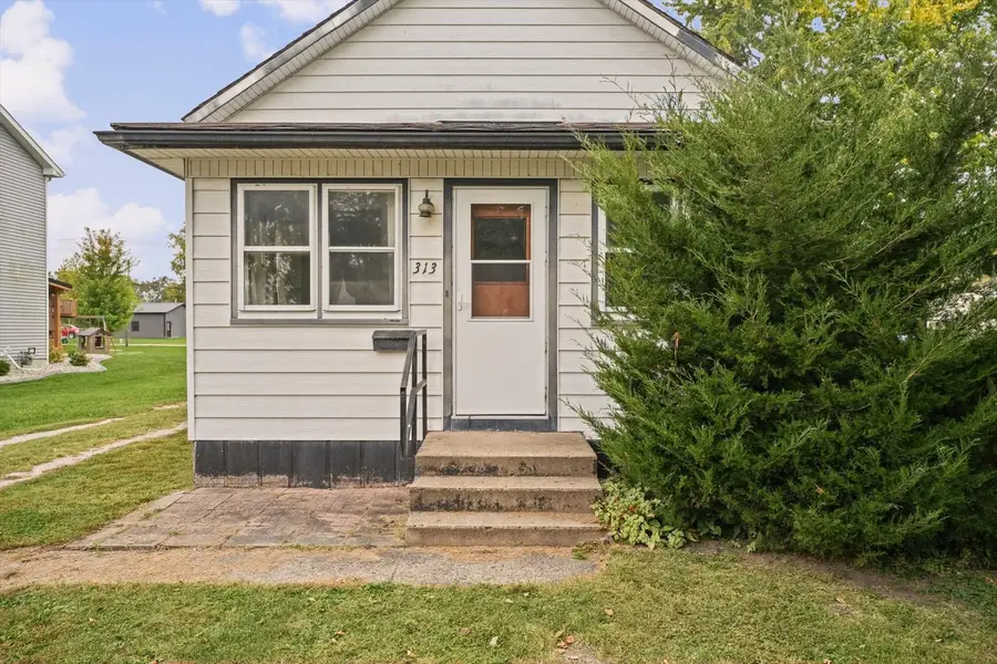 313 S Guthrie Street, Gibson City, IL 60936 - #2