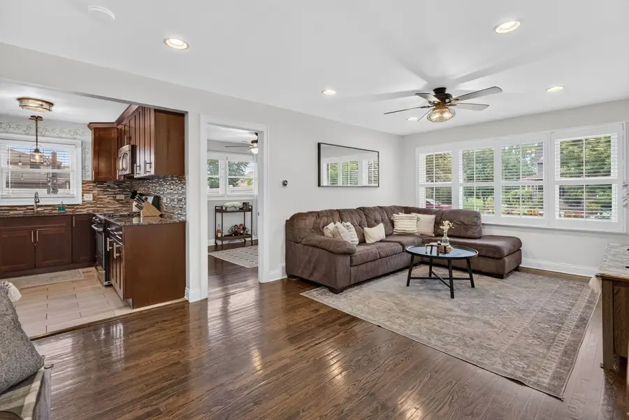 1043 Walter Street, Lemont, IL 60439 - #3
