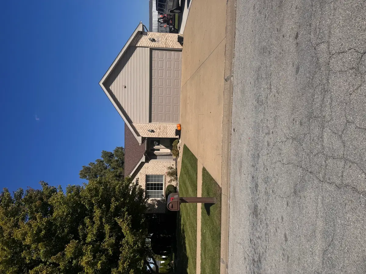 307 E Butler Avenue, Grant Park, IL 60940 - #1