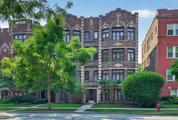 426 S Austin Boulevard #3S, Oak Park, IL 60304