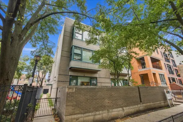 918 W Fletcher Street #C, Chicago, IL 60657