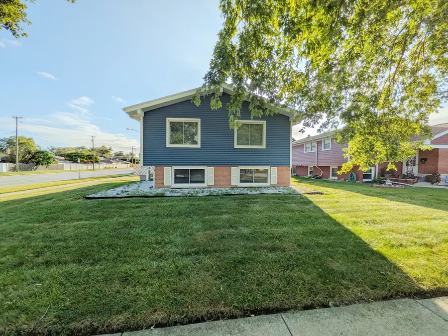 10301 Minnick Avenue, Oak Lawn, IL 60453 - #3
