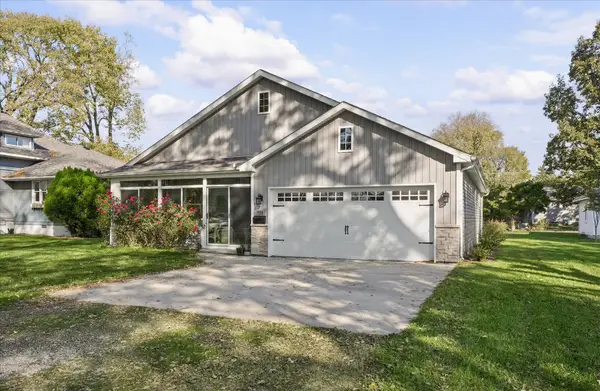 914 E Lincoln Street, Monticello, IL 61856