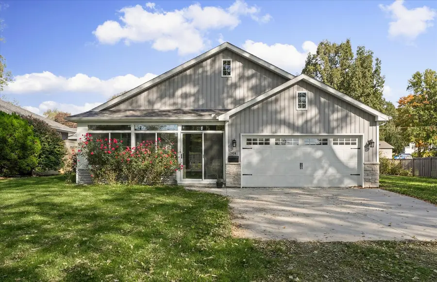 914 E Lincoln Street, Monticello, IL 61856 - #2