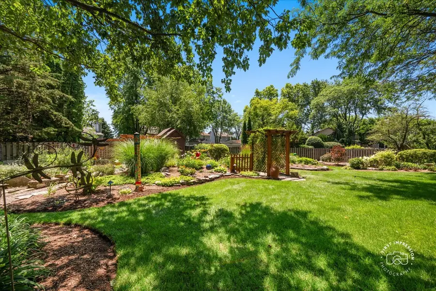 808 Lyndhurst Court, Naperville, IL 60563 - #3