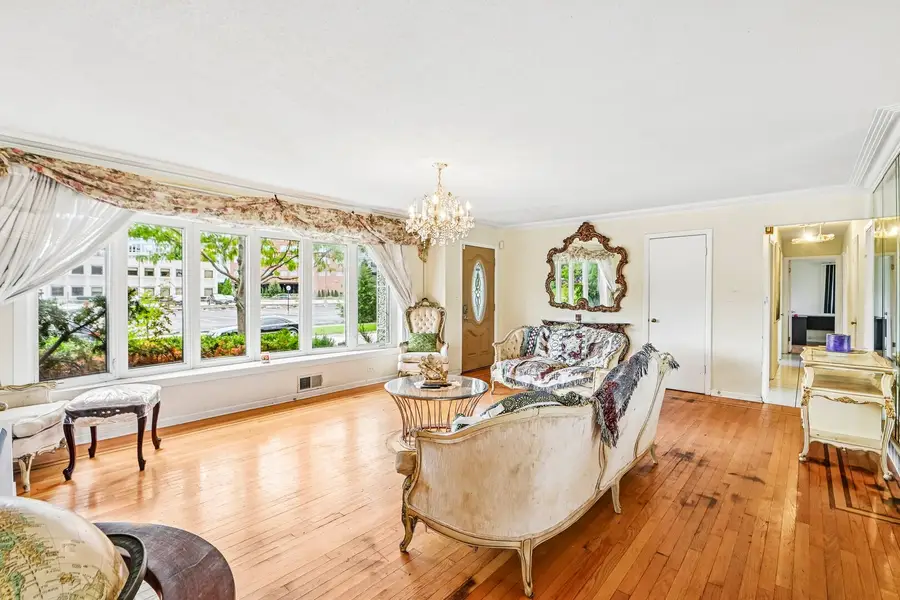 4474 W Chase Avenue, Lincolnwood, IL 60712 - #2