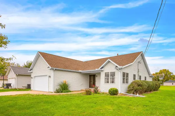 397 E Clay Street, El Paso, IL 61738