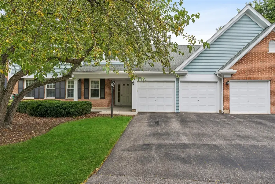 818 Butternut Lane #A, Mount Prospect, IL 60056 - #2
