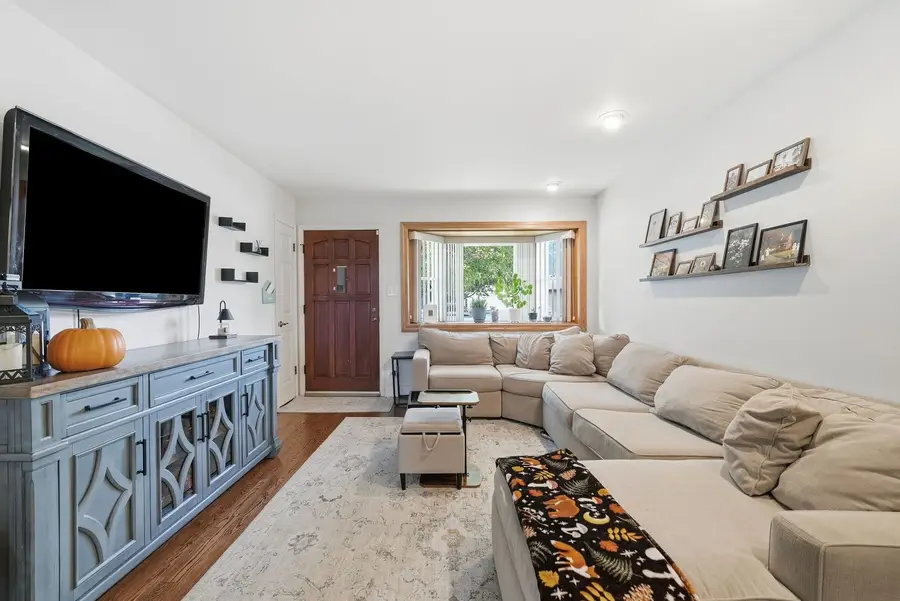 14523 Kildare Avenue, Midlothian, IL 60445 - #3