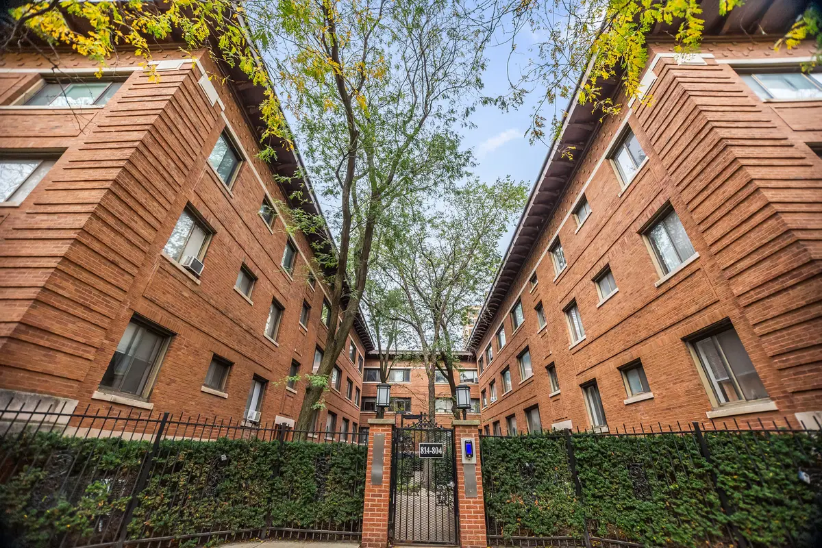 810 W Lakeside Place #107, Chicago, IL 60640 - #1