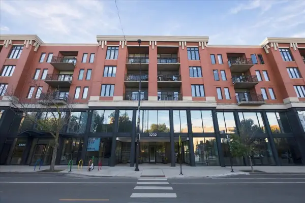 3232 N Halsted Street #D406, Chicago, IL 60657