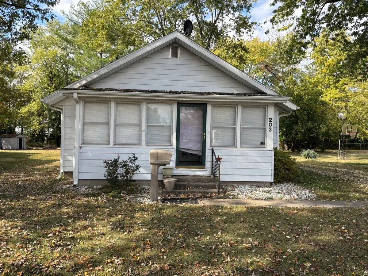 203 S Vincent Street, Salem, IL 62881 - #1