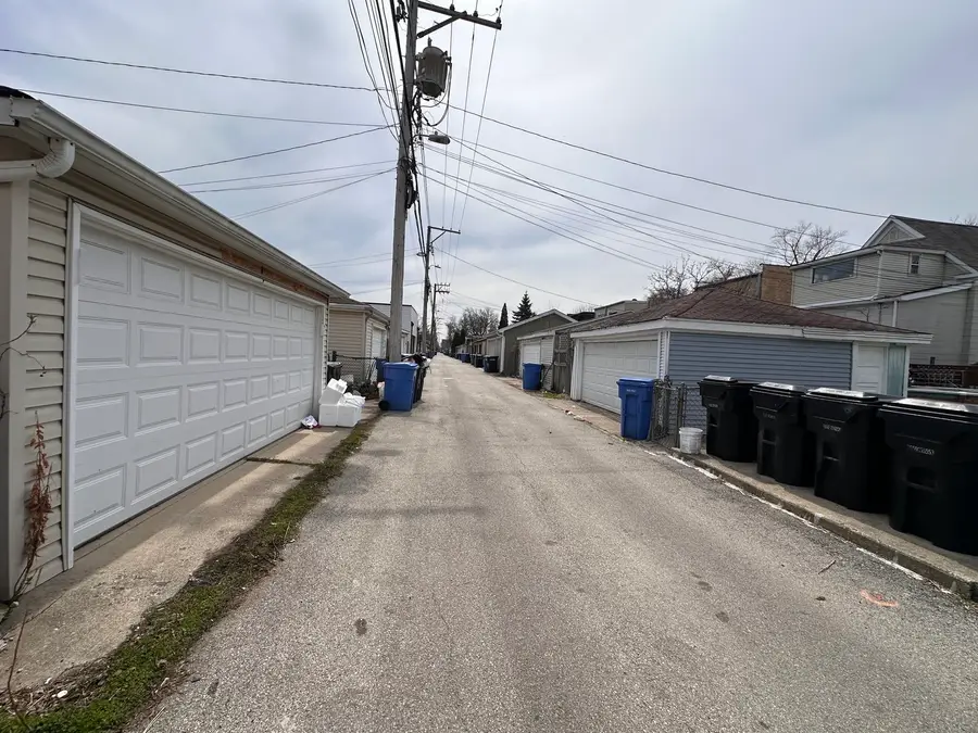 4251 N Whipple Street, Chicago, IL 60618 - #3