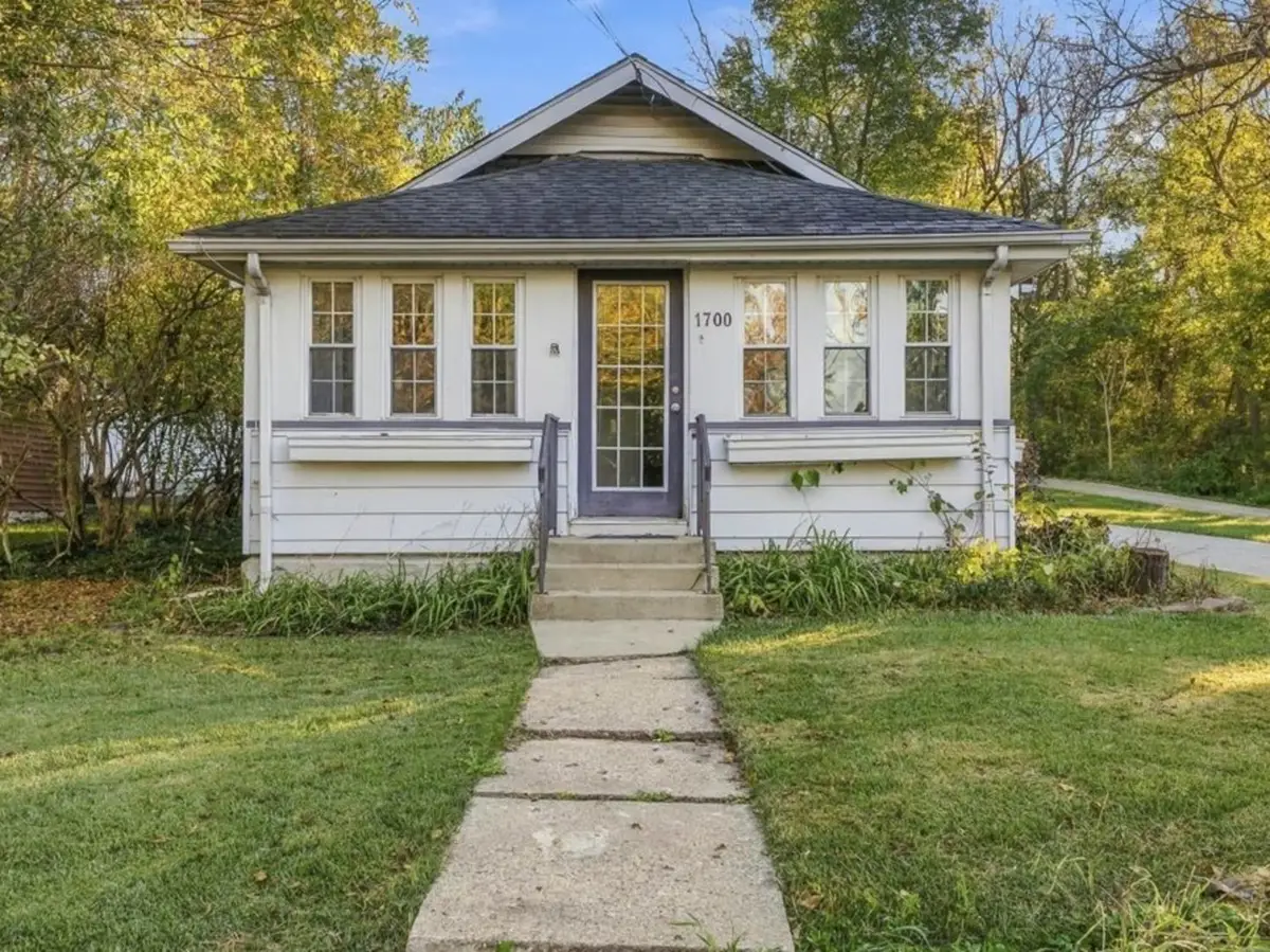 1700 Riverside Avenue, Saint Charles, IL 60174 - #1