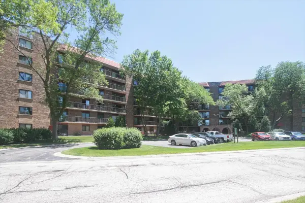 111 S Baybrook Drive S #504, Palatine, IL 60074