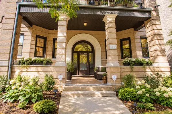 842 W Belle Plaine Avenue #GW, Chicago, IL 60613