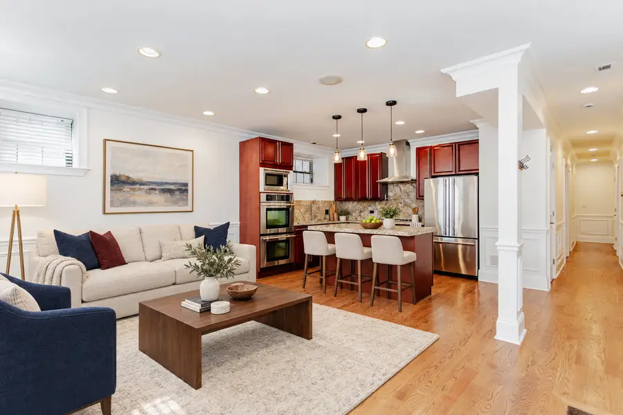 842 W Belle Plaine Avenue #GW, Chicago, IL 60613 - #2