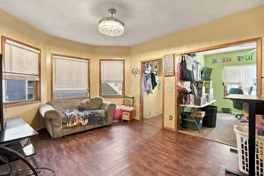 1828 W 6th Street, Davenport, IA 52802 - #3