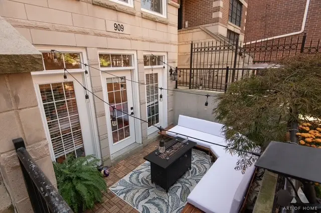 909 W Roscoe Street #1, Chicago, IL 60657 - #3