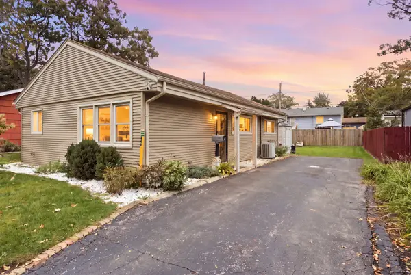448 S Lake Shore Drive, Mundelein, IL 60060