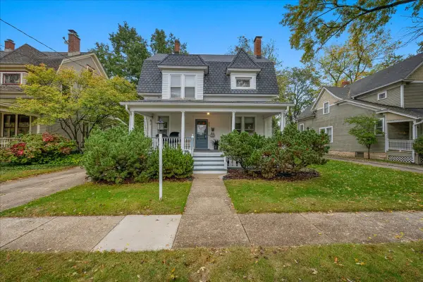 621 Hardin Avenue, Aurora, IL 60506