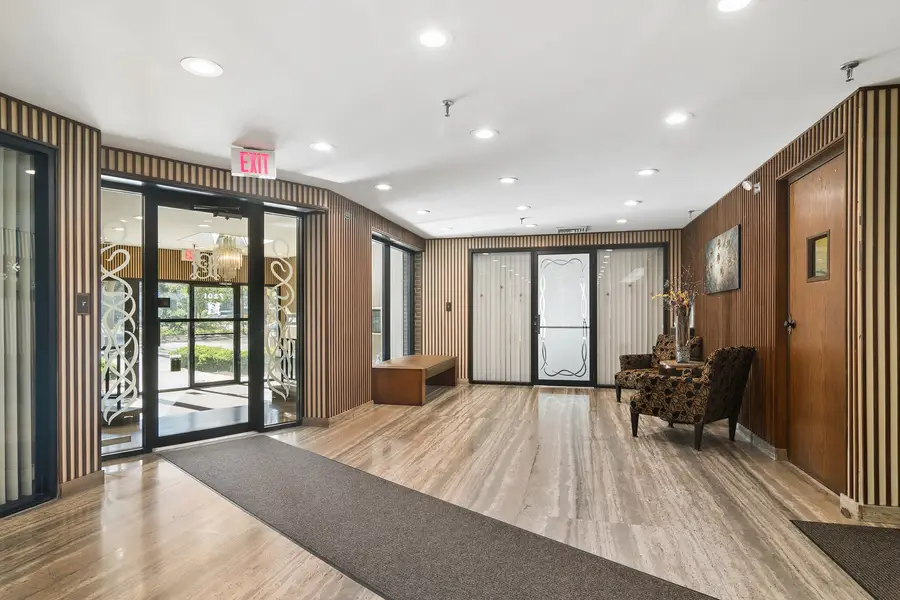 7201 N Lincoln Avenue #315, Lincolnwood, IL 60712 - #3