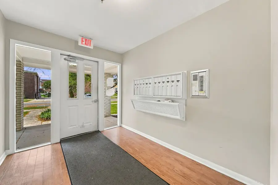 9661 S Karlov Avenue #102, Oak Lawn, IL 60453 - #2