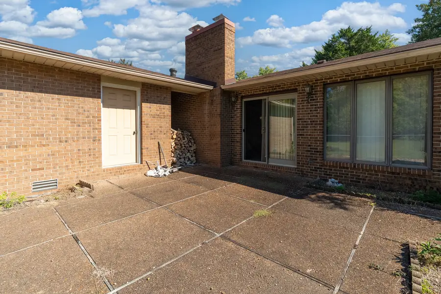 2201 Mchaney Road, Harrisburg, IL 62946 - #3