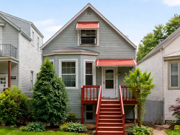 4136 N Sacramento Avenue, Chicago, IL 60618