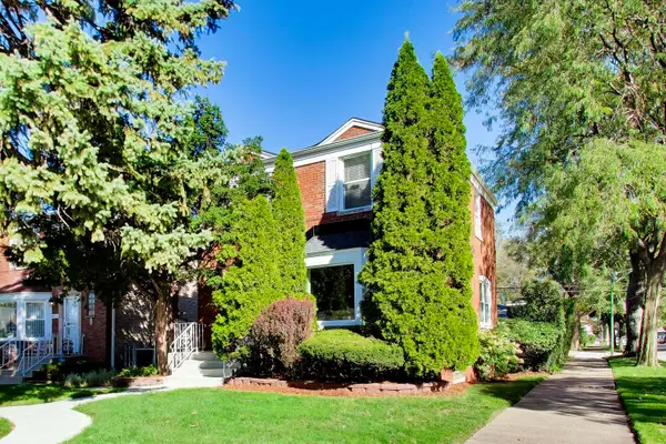 8857 S Cregier Avenue, Chicago, IL 60617