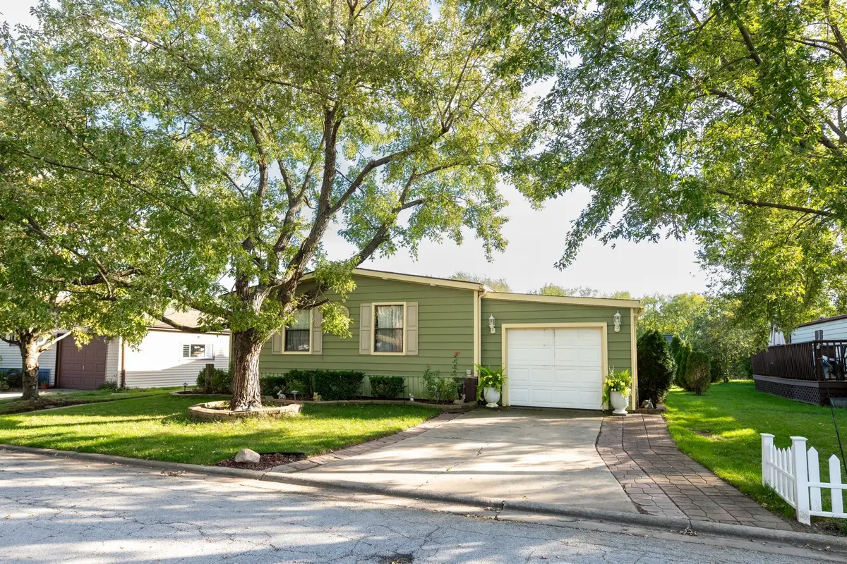 261 Blackthorn Road, Matteson, IL 60443 - #1