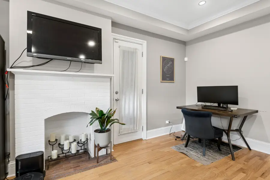914 W Schubert Avenue #1, Chicago, IL 60614 - #3