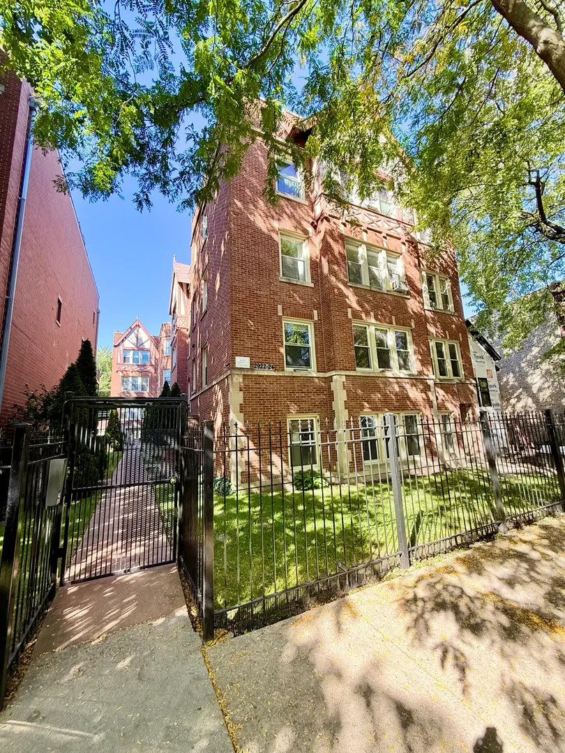 2922.5 N Sacramento Avenue #2E, Chicago, IL 60618 - #1