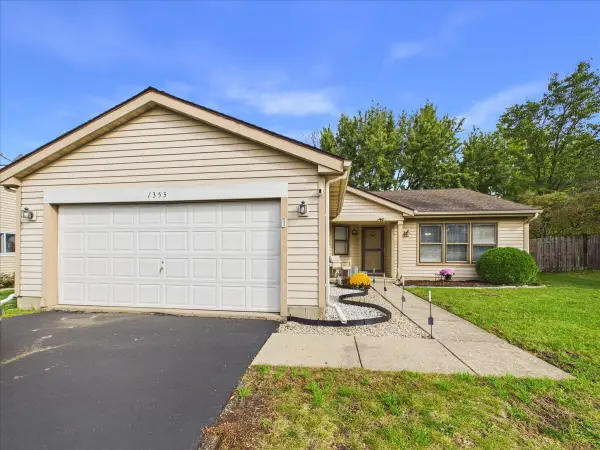 1353 Fountain Green Drive, Crystal Lake, IL 60014