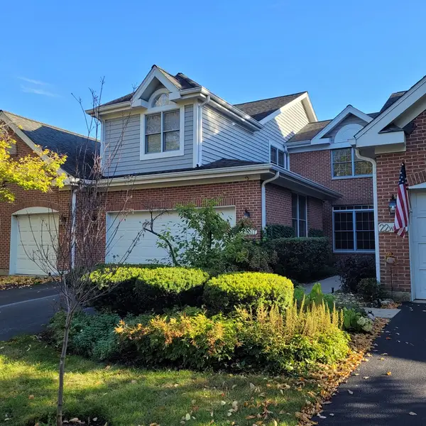 22W517 Parkview Drive, Glen Ellyn, IL 60137