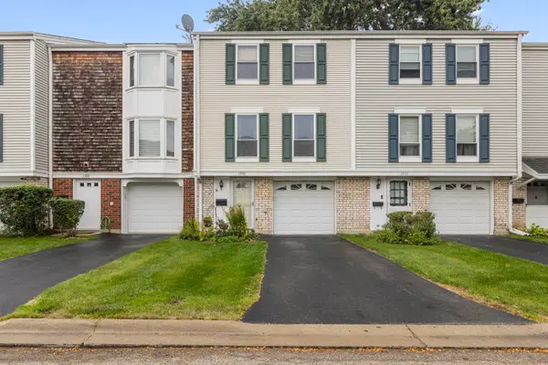 1990 Oxford Lane, Hoffman Estates, IL 60169