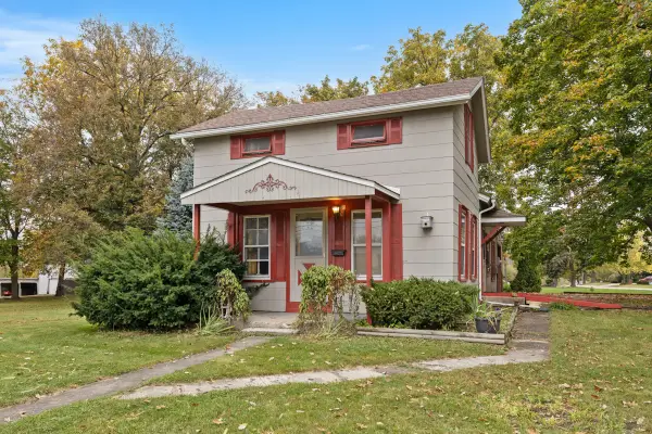 704 W Grant Highway, Marengo, IL 60152
