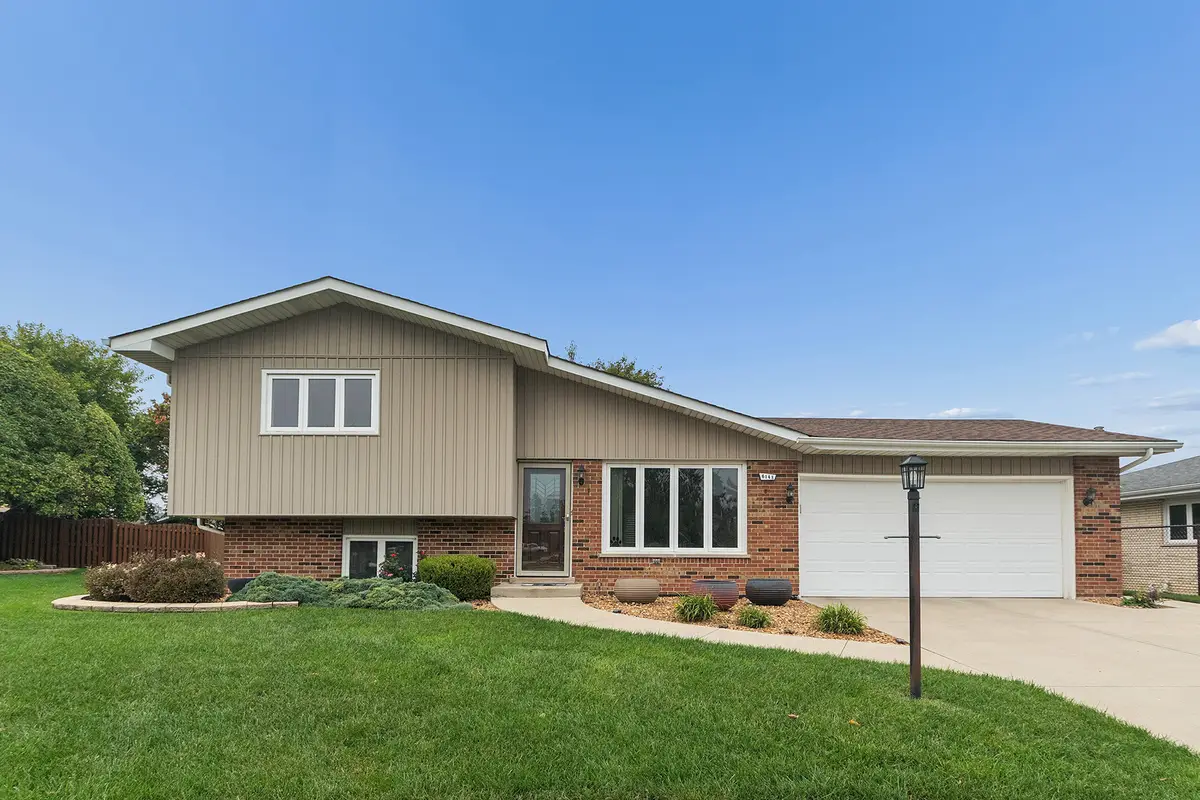 6148 La Grande Court, Oak Forest, IL 60452 - #1