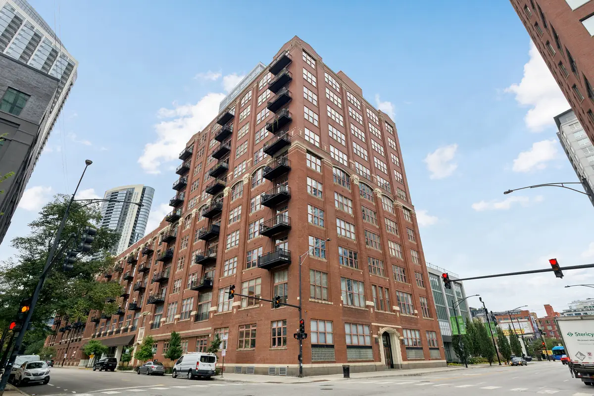 360 W Illinois Street #7A, Chicago, IL 60654 - #1