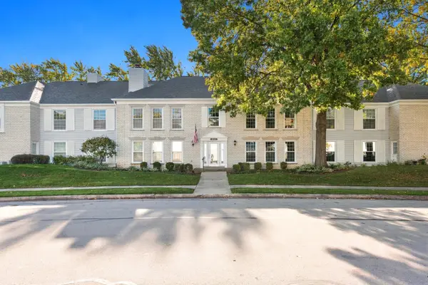 1170 Spring Garden Circle #70, Naperville, IL 60563