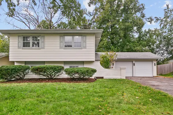 21W741 Huntington Road, Glen Ellyn, IL 60137