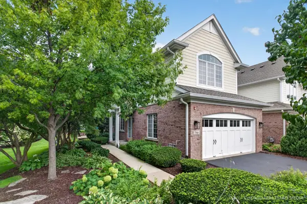 790 Parkview Court, Glen Ellyn, IL 60137